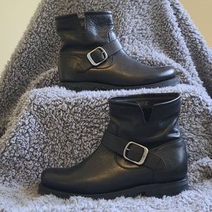 Frye Veronica ankle boots